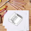 Miniatyrbilde 4 av 7: Tømrer blyantspisser - Lang spiss manuell blyantspisser med plastlokk 4 hull håndholdt blyantspisser for fargede grafittblyanter transparent 1Pc