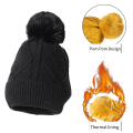 Miniatyrbilde 2 av 5: Hatt, skjerf og votter sett for kvinner, vintervarmer med pompom-hatt, kabelstrikket skjerf og votter, bursdagsgaver for kvinner, svart