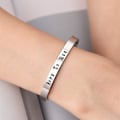 Miniatyrbillede 3 af 5: Venskab Armbånd til Kvinder - Inspirerende Venskab Gaver til Bedste Veninde, Motiverende Manschet Armbånd til Søstre Mor Lærer Gaver Armbånd 1Born to Run