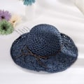 Miniatyrbild 7 av 7: Solhatt i halm för kvinnor, damer, hopfällbar, bredbrättad, med rosett, justerbar, strandhatt, elegant hinkhatt, UPF 50 UV-skydd, bekväm Dark Blue One Size