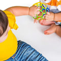 Pikkukuva 2 / 8: Oball Easy Grasp Shaker Rattle BPA-vapaa vauvanlelu Blue, Red, Green, Yellow