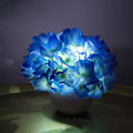 Miniatyrbillede 2 af 3: LED Blå Hortensia Blomsterpotte Lys - Batteridrevet Simuleret Landskab Dekorativ Bordlampe