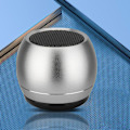 Miniatyrbild 2 av 5: Metall Bluetooth-högtalare, Mini-högtalare, Subwoofer Utomhus Bärbar Bluetooth-högtalare, HIFI Ljudkvalitet, Intelligent Brusreducering（Silver）
