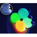 Miniatyrbild 1 av 3: Glow In The Dark Takbollar, klibbig boll 4 st