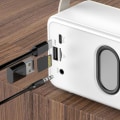 Miniatyrbild 4 av 5: Design av retro trådlös Bluetooth-högtalare, Mini utomhus bekväm bärbar liten högtalare (Bluetooth/TF/AUX/USB)（Vit）