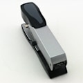 Miniatyrbild 5 av 5: Full-size skrivbordsstapler, 25-arks kapacitet, ansträngningslös