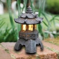 Miniatyrbillede 2 af 5: Pagode lanterne have lys solhave lys sten pagode dekoration dekoration have have harpiks skulptur udendørs lys (1stk)