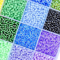 Miniatyrbild 5 av 5: Litet Pärlkit för Smyckestillverkning, Reptåliga och Polerade Släta Glasfröpärlor, 3 mm Flerfärgade Fröpärlor Idealiska för DIY Mini Fröpärlor
