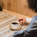 Miniatyrbilde 5 av 5: 6 stk. Kaffefargede Drikkebrikker, 11,5 cm Runde Vevde Brikker Vannabsorberende Vevde Drikkebrikker Varmebestandige Brikker