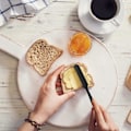 Miniatyrbild 4 av 5: Silikonspatel för mångsidiga köksuppgifter, ergonomisk design med flexibel spets och robust metallkärna för säker matlagning på non-stick