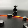 Miniatyrbilde 5 av 5: 2024 Kluster Magnetisk Action Brettspill, Morsomt Magnetspill for Bordplate
