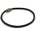 Miniatyrbild 5 av 5: Handgjord enkel loop flätad läderarmband med magnetiskt mässingsspänne, svart