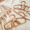 Miniatyrbillede 1 af 3: Rattan Børnebøjle Børnetøjsorganisator Værelsesindretning Bøjle - regnbue