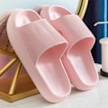 Miniatyrbild 6 av 7: Stötdämpande Tofflor Cloud Molntofflor rosa
