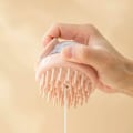 Pikkukuva 5 / 8: Shampoo -harja - päänahan shampooointi ja kuorinta harmaa