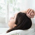 Pikkukuva 2 / 8: Shampoo -harja - päänahan shampooointi ja kuorinta harmaa
