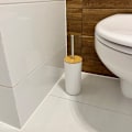 Pikkukuva 7 / 11: Kylpyhuonesetti | Saippuapumppu, Saippuakuppi, WC-harja, Roskakori, 2 Mukia Valkoinen