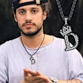 Miniatyrbillede 3 af 4: Krone Initial A-Z Halskæde, Iced Out Bogstav Vedhæng med 22-24 Tommer Kæde, Mænd Kvinder Bling Hip Hop Alfabet Navn Smykker Gave Store Initialer Halskæder D Black