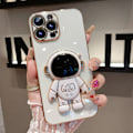 Pikkukuva 1 / 7: 6D galvanoitu astronautti piilotettu jalustakotelo iPhonelle Naisastronautti taittuva jalusta iPhone-kotelo kamerasuojalla Pehmeä TPU iskunkestävä puskuri White iPhone 11 Pro Max