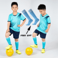 Miniatyrbild 6 av 7: Pojkar Fotbollströja träningsdräkt Barn Fotboll Sportkläder Barn Lek Boll Sportkläder Kits väst barn fotbollsdräkt Strumpor White Red Not Custom 4XS Height 100-120CM