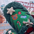 Miniatyrbilde 5 av 6: Julehus tøfler for kvinner med hvelvstøtte og minneskum - Hjemmesko for damer med gummisåle - Vinterinnendørs tøfler - Julerist brodert Green 39/40