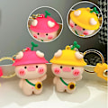 Pikkukuva 7 / 9: Avaimenperä, söpö kawaii-hattu-sika-avaimenperäkoriste, herkkä käsilaukun avaimet PVC-tarvikkeet lahjat lapsille pojille tytöille naisille vaaleanpunainen Yellow