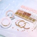 Miniatyrbilde 3 av 7: Armbåndssett for vennskap med gullperler, leireperler, smykker og armbåndssett for tenåringsjenter, sjarmarmbåndsett med bokstavperlesett for T Multicolour6