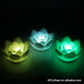 Miniatyrbillede 3 af 4: Farverige Lotus Lys LED Emitterende Langsomt Blinkende Nattelys Blomsterlys (5 stk.)