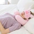 Miniatyrbillede 4 af 4: Memory Foam Dyre Rejsepude, Komfortabel Nakkepude med Sød Øjenmaske Let Rejsepude til Fly, Bil, Tog, Bus og Hjemmebrug Pig