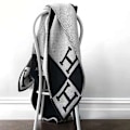 Miniatyrbillede 4 af 4: Plaid H Cashmere Blend Bærbar Hæklet Tæppe Rød