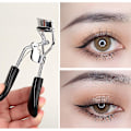 Miniatyrbillede 2 af 5: Solid Eyelash Curler, Profile, Lifting Creates Voluminous, Eye-Opening, and Long-Lasting Lashes Includes Replacement Rubber Pad