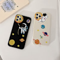 Pikkukuva 5 / 5: Yhteensopiva iPhone 15 Pro Max:n kanssa - söpö kotelo, piirretty astronautti avaruusplaneetta-design, tyylikäs puskurikuori, pehmeä TPU
