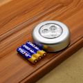 Miniatyrbild 1 av 5: 6 LED-lampor 68mm, plus batteri - måste tryckas för att tändas -
