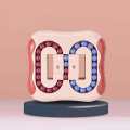 Miniatyrbilde 2 av 3: Fidget spinner leketøy som spinner Rubiks kube-puslespill