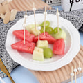 Pikkukuva 5 / 5: 100 valkoista cocktailtikkua aperitiivi helmi bambutikkuja