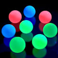 Miniatyrbilde 1 av 5: 8 Glow-in-the-Dark Stressballer som Klistrer Seg til Taket