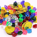 Miniatyrbilde 1 av 5: Plastmynter og Akryldiamanter, 50 Piratgullmynter og 100