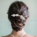 Miniatyrbilde 3 av 5: Hårkam for brud, blomsterformet hårkam med steiner