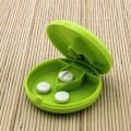 Miniatyrbillede 1 af 5: Bærbar 3-i-1 Kop - Medicindispenser Pilleboks Kop -