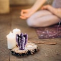 Miniatyrbillede 4 af 5: 2 tommer lilla Lepidolite krystal engel figurer udskåret ædelsten chakra lomme skytsengel statue reiki helbredende sten til meditation hjem indretning pr
