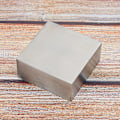 Pikkukuva 1 / 2: 6,3 x 6,3 x 2,8 cm:n korutyöpöydän lohko, korujen valmistuksen työkalu, lisävaruste