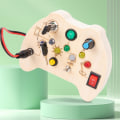 Miniatyrbilde 9 av 10: Elektronisk BusyBoard Småbarn LED-lys BusyBoard Tre Fysisk utdanning Leketøy Space Switch Plate Montessori Busy Cube - Perfet