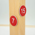 Miniatyrbilde 4 av 5: Nummererte merkelapper - Graverte nummererte merkelapper, ID-merkelapper, nøkkelmerkelapper uten hull - Perfekt 1-100 Red