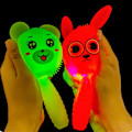 Miniatyrbillede 5 af 5: Håndholdt Let Gummi legetøj Finger Dekompressions Stick legetøj Blød Klemme Stress Relief legetøj - Perfekt Luminous Rabbit