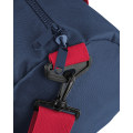 Miniatyrbillede 5 af 5: Bagbase Plain Varsity Barrel / Duffle Bag (20 liter) - Perfet French Navy/Classic Red One Size