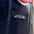 Pikkukuva 4 / 5: 3D Metalliautotarra Jaguarin auton etusäleikköön ja takaluukkuun, R Sport -embleemi RS S 25t 35t AWD -merkki, XE F PACE -tarvikkeet - Perfet RS
