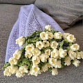 Miniatyrbilde 3 av 5: 90cm Heklede Blomsterteppe Uferdig DIY Strikket Teppe for Kvinner Morsdagsbukett Bursdagsgave-Perfekt Rose