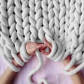 Miniatyrbillede 6 af 7: Tykt chunky garn håndstrik arm strikning - Perfet Ljusgrå