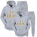 Miniatyrbild 1 av 5: 2023 Mode Par Sweatshirt Kung & Drottning Tryckt Par Hoodie Set med Huva och Byxor 2-pack Streetwear Kläder för Män och Kvinnor - Perfekt Gray Queen M