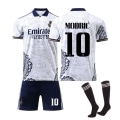 Miniatyrbild 1 av 2: 2223 Real Madrid Dragon Pattern Version nr 10 Modric Kit för vuxna för barn xs XS- Perfet xs